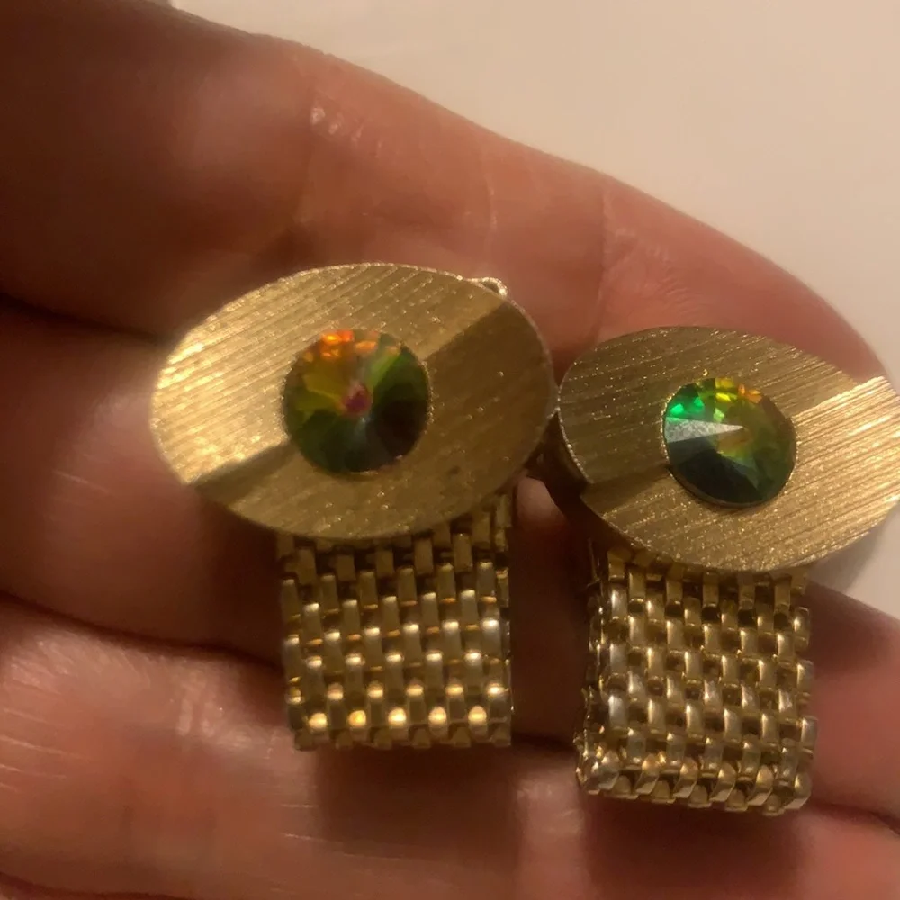 Vintage mesh gold tone with jewl cufflinks